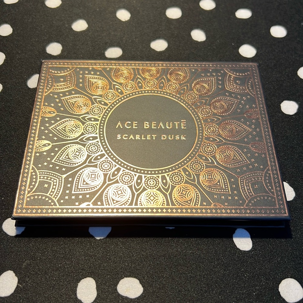 New Ace Beaute Scarlett Dusk eyeshadow palette